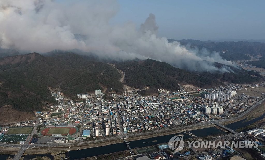 4��10��A����D���f�p���f���Q�C�صo�ʹ˪L���a�C ���p��/���f�p�F���ѹϡ]�Ϥ��Y�T����ƻs�^