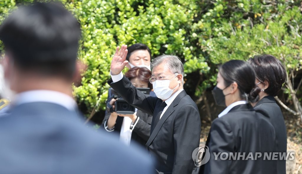 5��23��A�n���e�`�Τ�b�G�]�k�T�^�X�u�w�G�e�`�οc�Z�b�u�@13�g�~���������C ���p��