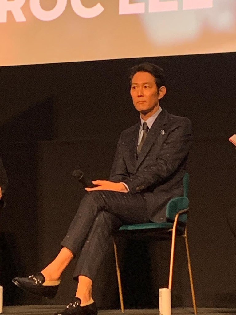 ���a�ɶ�10��19��A�b�۴��A�t�����F�_�s���m���y�n�@���}���v���G�۲�7���۴��F�ȹq�v�`�C�Ϭ����F�_�b�v����M�ᱵ�����ݡC ���p��