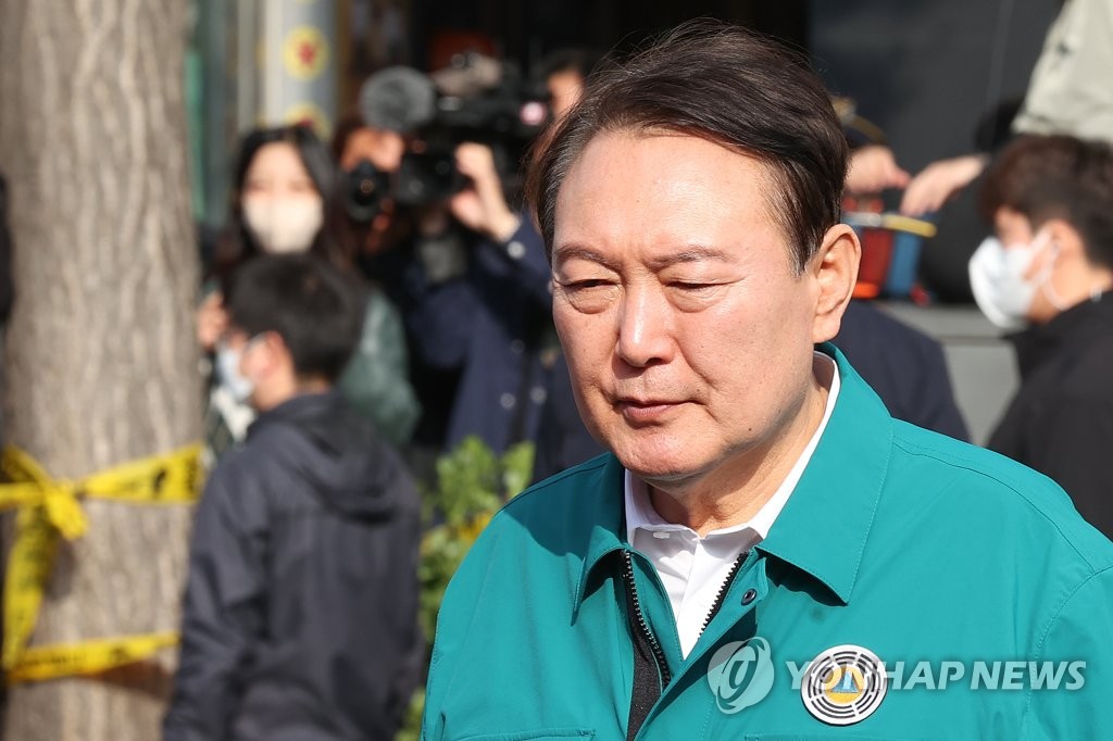 ¸ê®Æ¹Ï¤ù¡G10¤ë30¤é¡A¦bºº¸Às¤s°Ï±ù®õ°|¬}¡A¤¨¿ü®®«e©¹½ò½ñ¨Æ¬G²{³õ¡C ÁúÁpªÀ