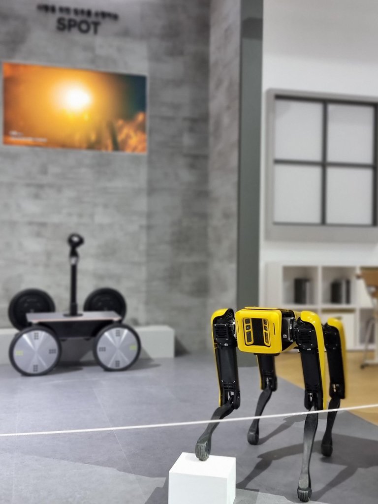 3��30��A�b�n���|�i���ߡ]KINTEX�^�|�檺�n���̤j�W�Ҩ��i��2023�������ʥX��i���W�A�{�N�T�������H��߫G�ۡC ���p��/�{�N�T���ѹϡ]�Ϥ��Y�T����ƻs�^