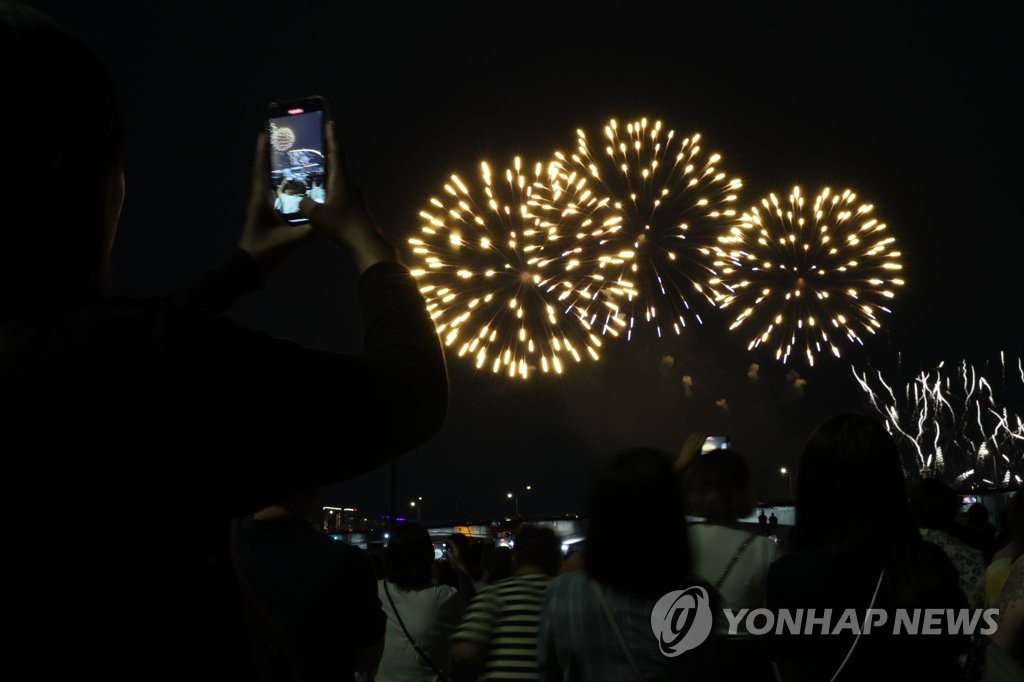 6��17��A�b���������o�q�~������A�������u�֦~�Ρ]BTS�^�X�D10�g�~����2023���u�y�塨�]BTS FESTA�^�����|��C�Ϭ��Ϫ�q�{���C ���p��