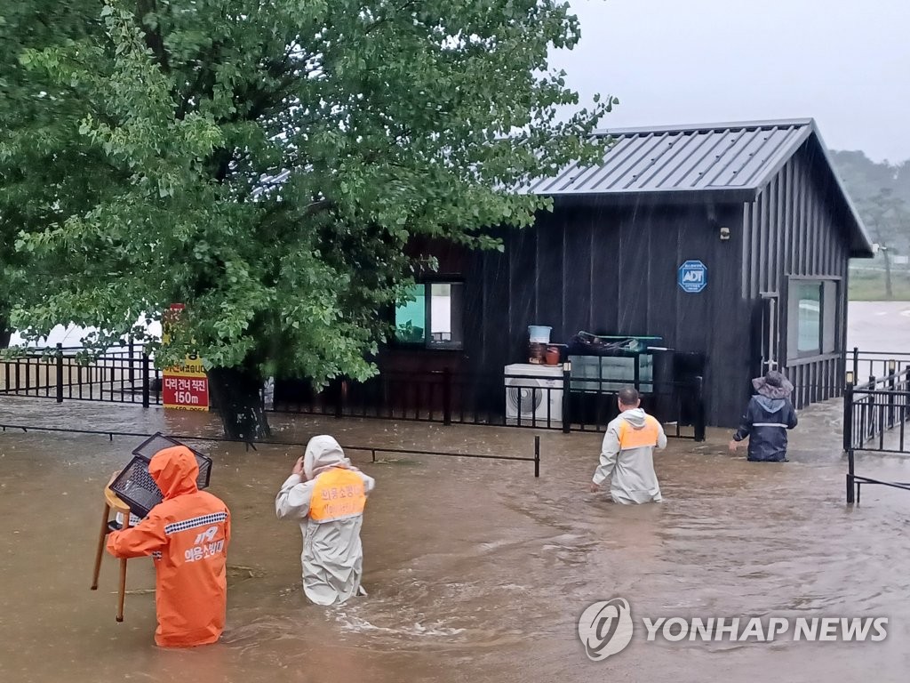 ��ƹϤ��G7��15��U�ȡA�b��ù�_�D�E���p�������]�m�^�A�@�a�@���]�Q�x���]��C ���p��/���_���������ѹϡ]�Ϥ��Y�T����ƻs�^