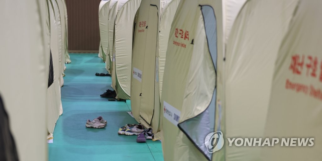 資料圖片:慶尚北道醴泉郡災民臨時安置點 韓聯社