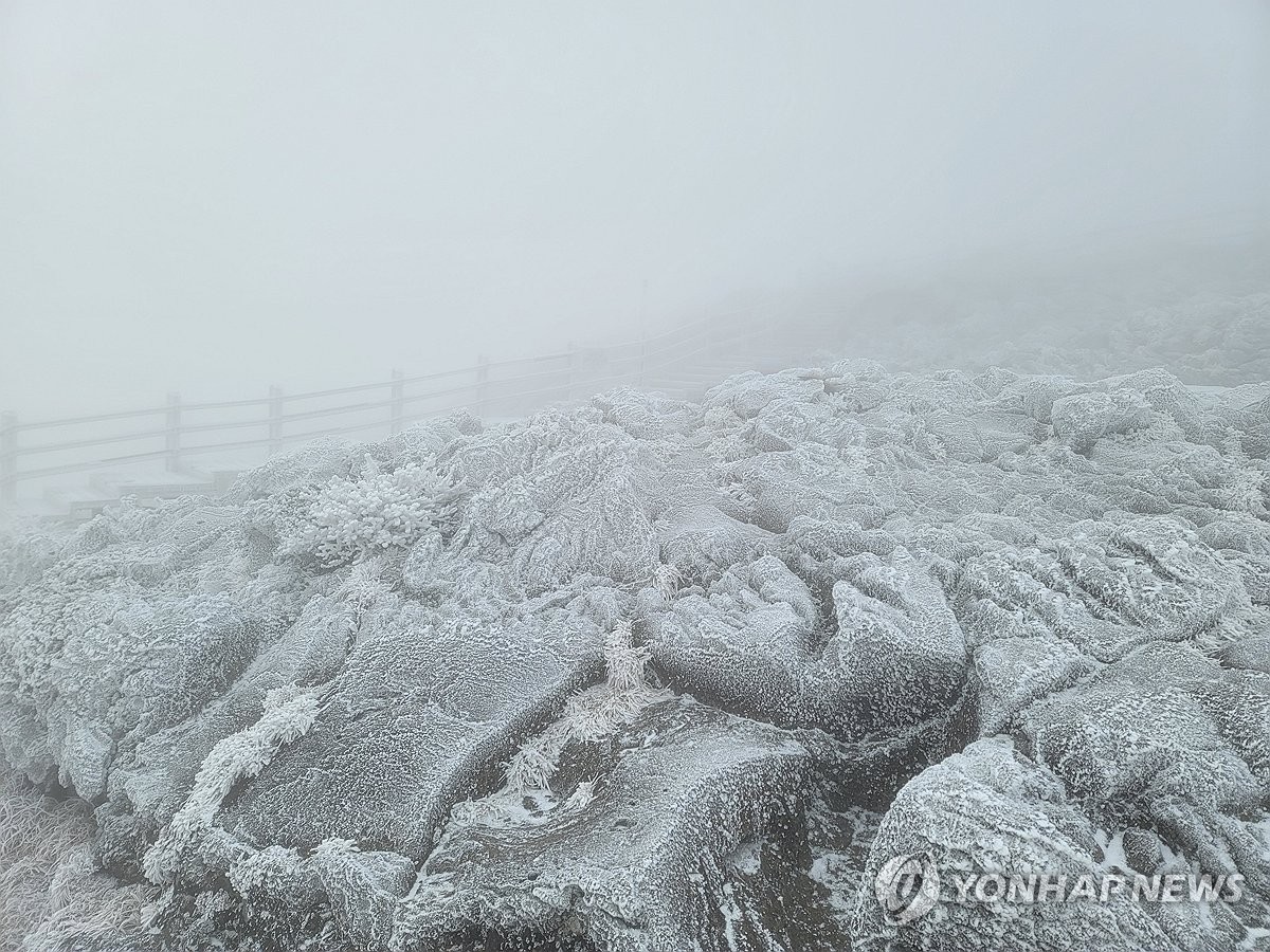 11��12��A�b�٦{�~���s�ճ���A�[���쭰�U���~�V�ѲĤ@�����C ���p��/�~���s��ߤ���޲z�ưȩҨѹϡ]�Ϥ��Y�T����ƻs�^