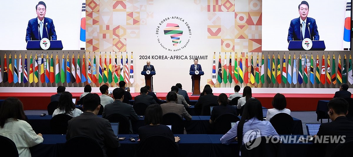 6��4��A�b�ʽB�D���������n����ڮi�����ߡ]KINTEX�^�A�n���`�Τ������]�k�^�M�򨽶𥧨��`�οp�u�q�w·�Q���w·�»�·�[���˥��X�u�p�X�O�̷|�C ���p��