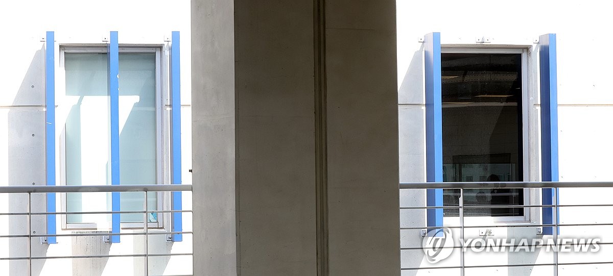 창원NC파크 구조물 사고 현장