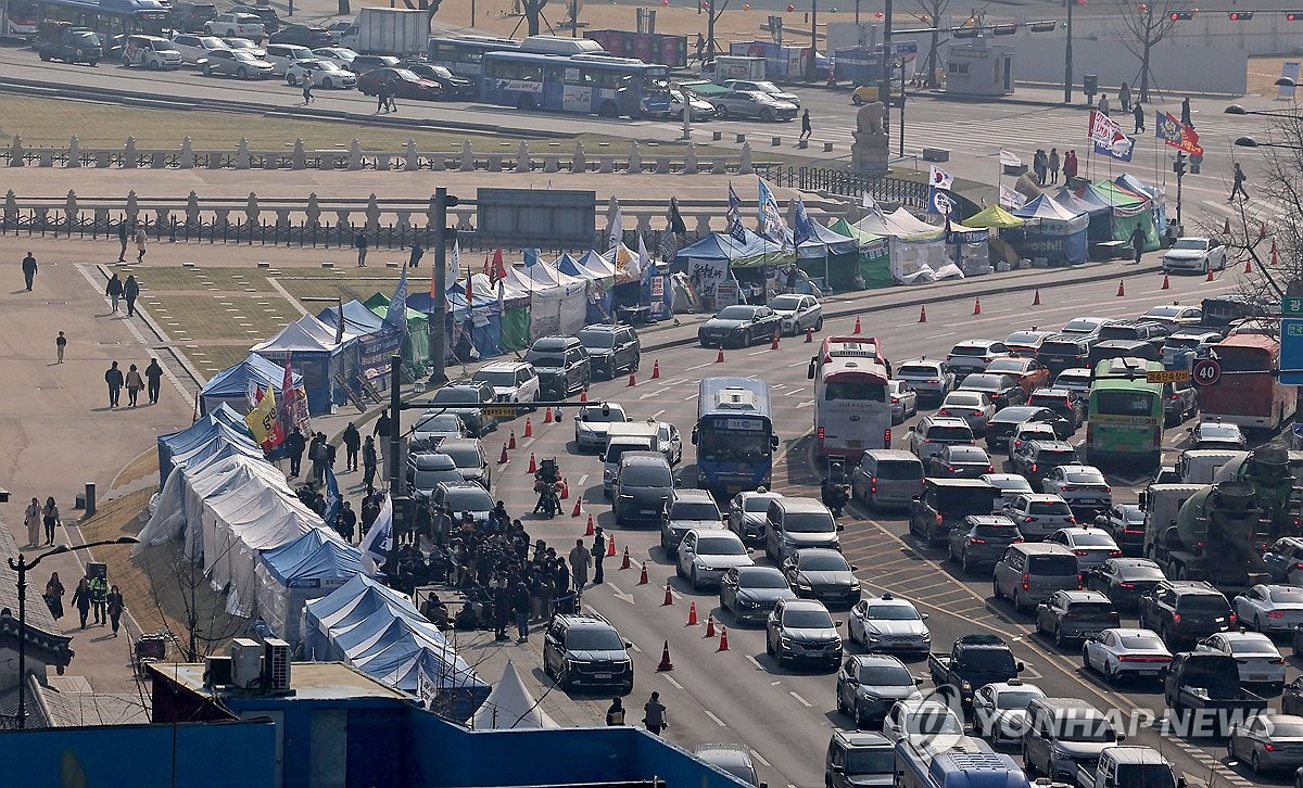 4��1��A���������ϭn�D�`�Τ��������䴩�M�Ϲ�}���b���ƪ��s���M�˪k�k�|����f�ت��ܫ±b�O�C�Ϭ����֮c�e�f�_�����h�ܫ±b�O�C ���p��