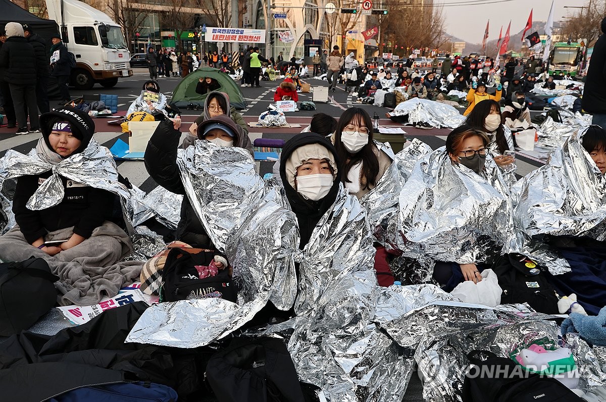 4��2��A�b�����a�K�w�꯸����A�����|��q�d���|�A���P�˰|�}�K�������C ���p��