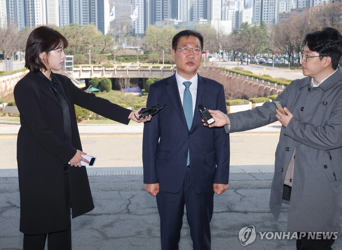 4��10��A�k�ȳ����x��ʸ��]�~���^�e���k�ȳ��줽�ӤW�Z�C ���p��