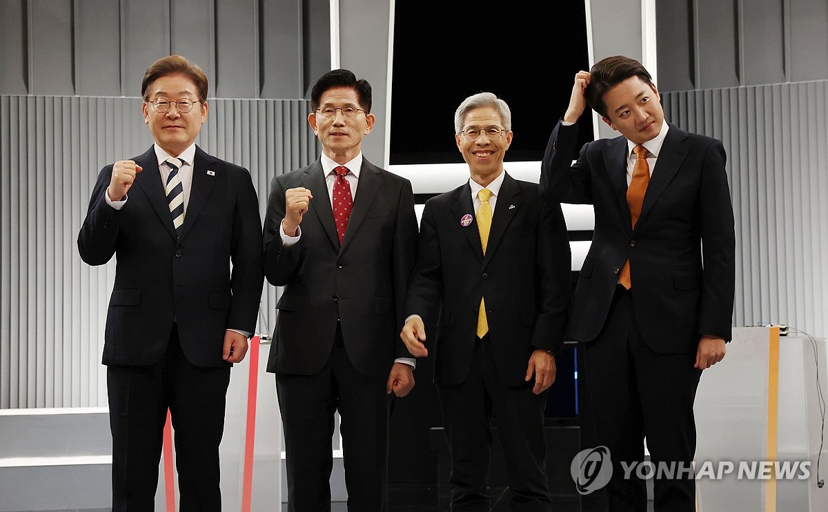 ��ƹϤ��G5��23��A�b�������o�q��KBS�q���O�t���ǡA�n����21���`�ο��|�Կ�H�ĤG���q���G�׷|�|��C���_�̦������b���B�����x�B�v�^��M���T���C ���p��/��|��v�O�̹�