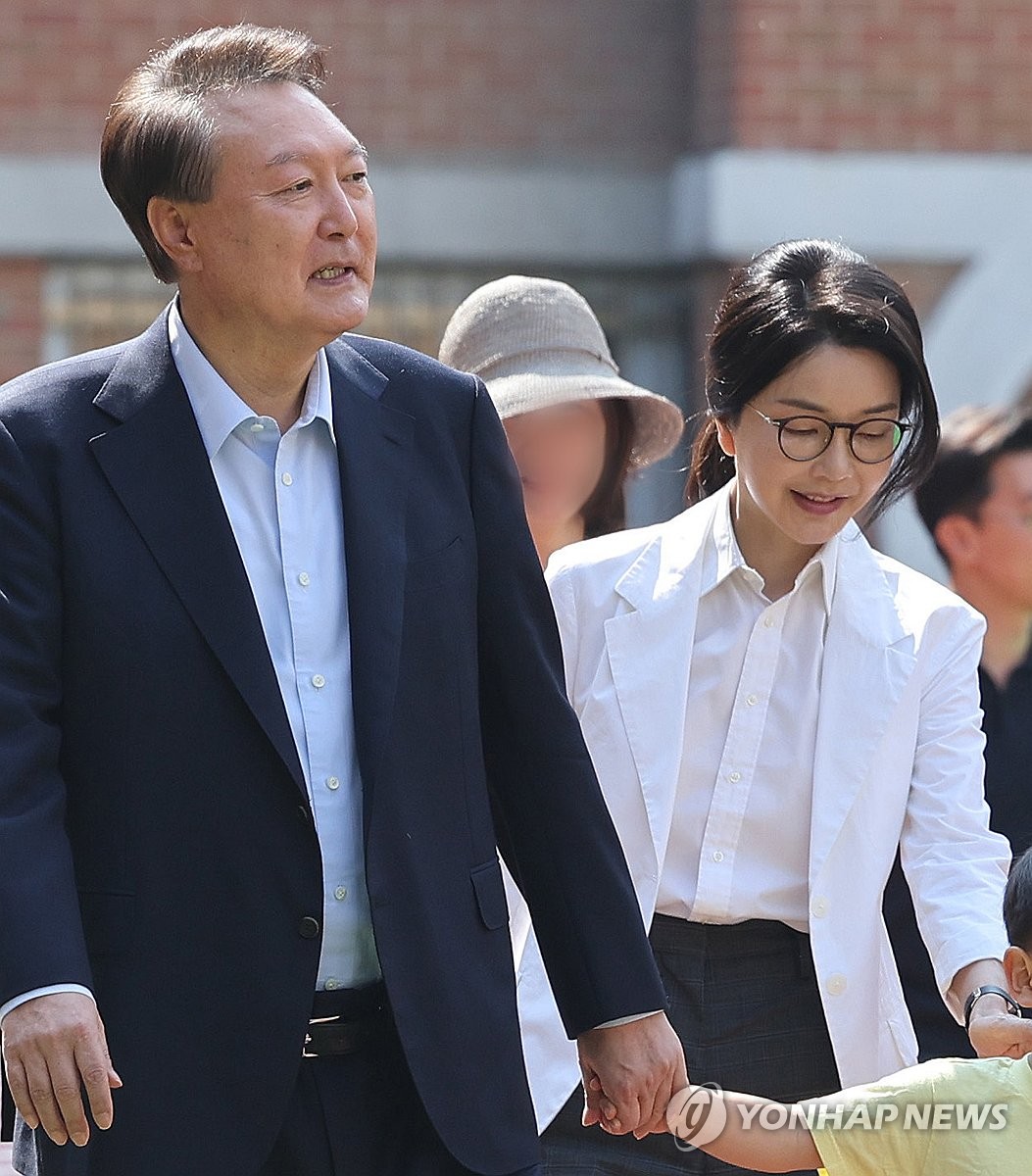 6��3��A�b�]�_�������Ϥ@�Ҥp�Ǫ��벼���A�n���e�`�Τ������]���^�M�ҤH���اưѥ[�`�ο��|�벼�C ���p��/�p�X�ĳX��