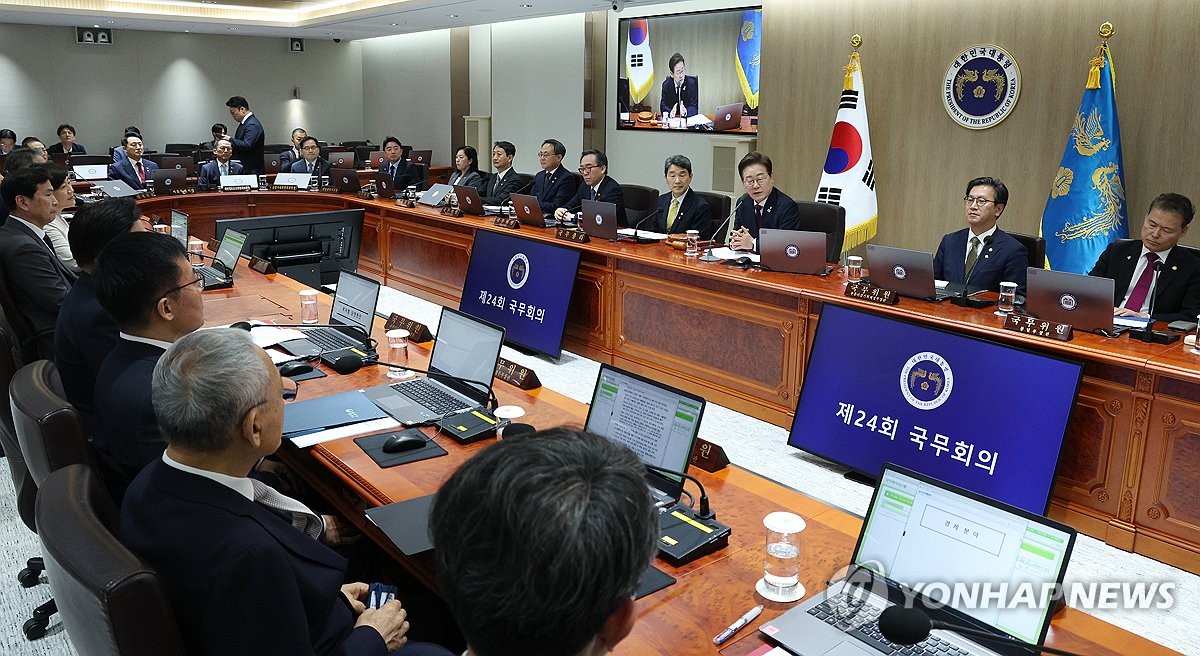 6��5��A�b�s�s�`�Ω��A�n���`�Χ��b���D���l�}�N���᪺������ȷ|ĳ�C ���p��/�`�Ω��q�T��v�O�̹�