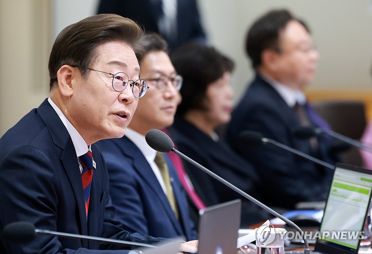 6��5��A�b�s�s�`�Ω��A�n���`�Χ��b���D���l�}�N���᪺������ȷ|ĳ�C ���p��/�`�Ω��q�T��v�O�̹�