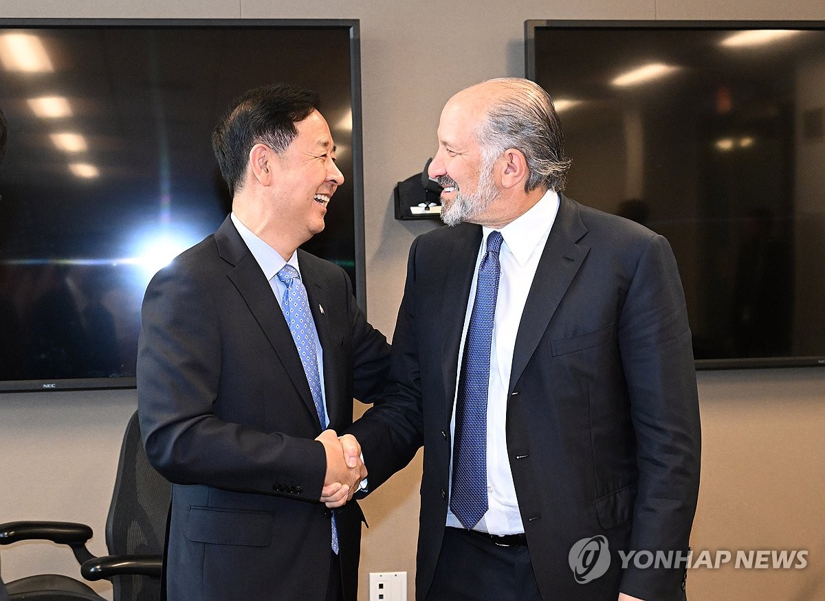 ���a�ɶ�7��29��A�b����ز��y�A�n���g�ٰ��`�z�ݥ����]�F�����x������]���^�P����Ӱȳ����N�ؼw·�c�S���J�i��g�T�R�ӡC�Ϭ��G�H�b�|ĳ�}�l�e�ˤ���͡C ���p��/�����]�F���ѹϡ]�Ϥ��Y�T����ƻs�^