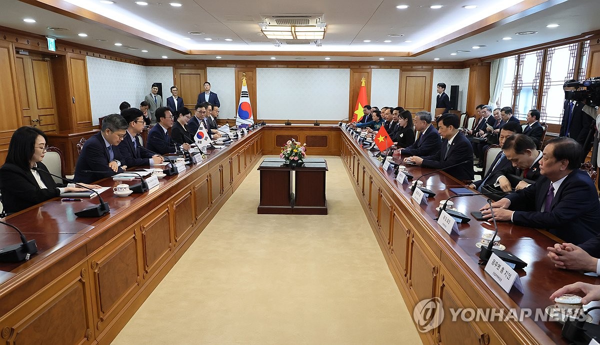 8��11��A�b���������Ϫ��F�������줽�j�ӡA�n������`�z�������P�V�@�����`�ѰOĬ�L�|��|�͡C�Ϭ��|�Ͳ{���C ���p��