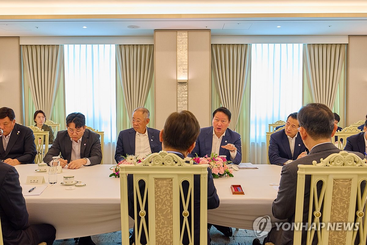 8��19��A�b�����s�s�`�Ω��A�`�Χ��b���]�~���^�P�N�H��X�����u�ӬɤH�h�y�͡C��ƥk�_�̦������ض��ΰƷ|�����F�x�B�j���Ӥu�|ĳ�ҷ|����SK���η|���Z�����B�n���g�٤H��|�|���h�z�B���i���η|���������M�ɺ��s�|���}�ʬáC ���p��/�`�ΫǨѹϡ]�Ϥ��Y�T����ƻs�^