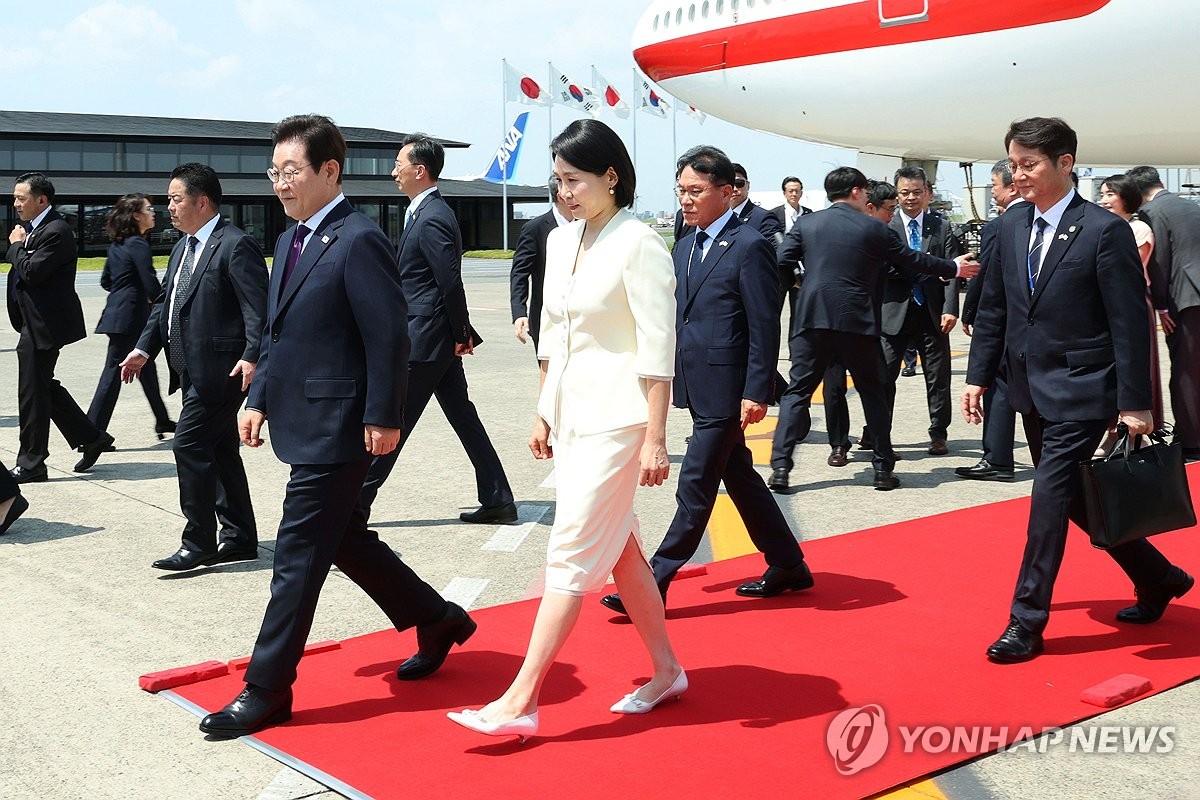 8��23��A�b�F�ʦХа�ھ����A�n���`�Χ��b���]�k�G�^�P�ҤH���f����F�饻�C ���p��