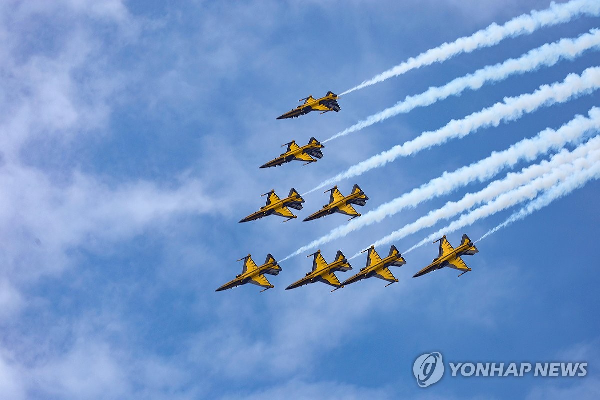 10��17��A�b�ʽB�D���n�����������|�檺2025������گ�ů�Ӻ[�x�u�i���|�]ADEX 2025�^�}��鬡�ʤW�A�n���ŭx�����N���S�ޭ��涤�m�W��m���t�C ���p��