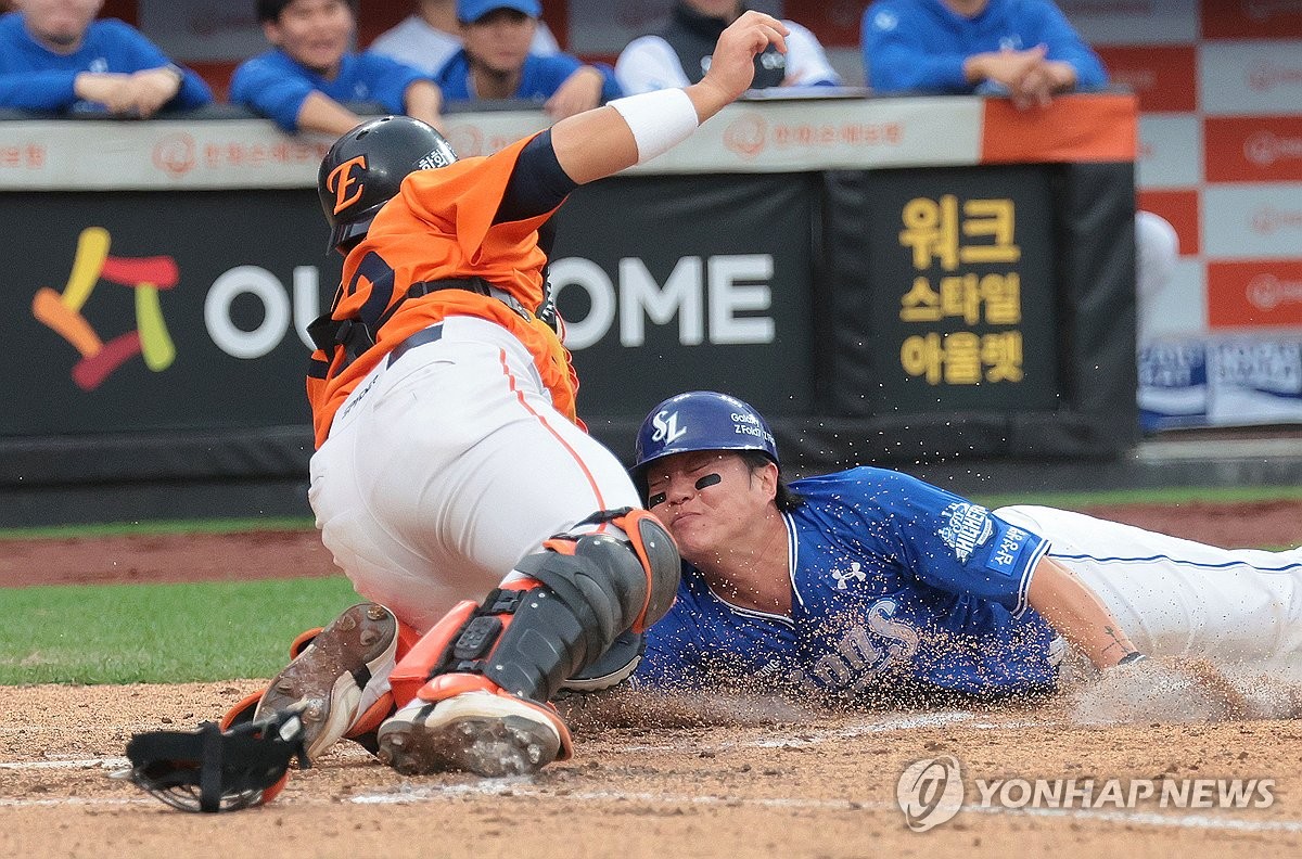 홈 쇄도하는 삼성 류지혁