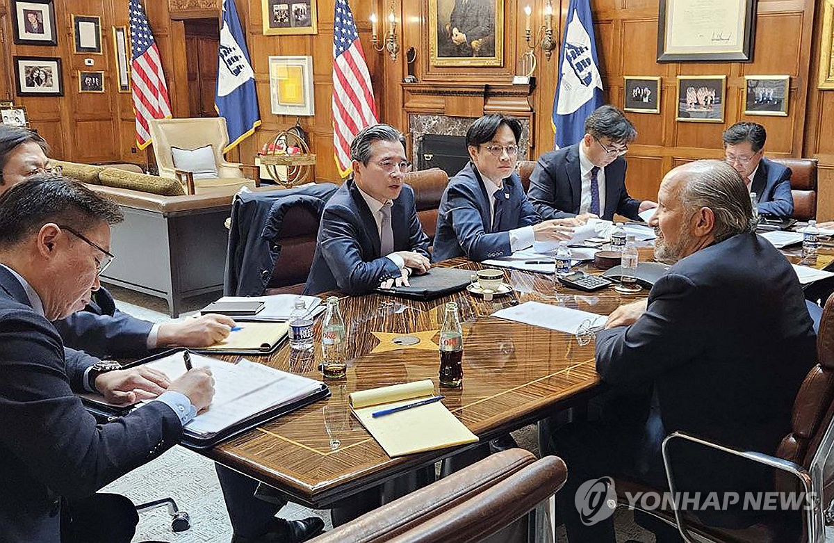 ��ƹϤ��G���a�ɶ�11��16��A�b����ز��y�A�n���`�ΫǬF���Ǫ����e�S�]���ƥ��@�^�M���~�����x�����x�]���ƥ��G�^�|������Ӱȳ����N�ؼw·�c�S���J�]�k�@�^�C ���p��/���~�q�ӳ��ѹϡ]�Ϥ��Y�T����ƻs�^