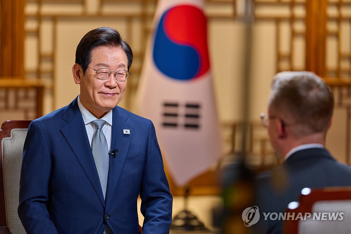 10��22��A�b�����s�s�`�Ω��A�n���`�Χ��b���]���^�������꦳�u�q���s�D���]CNN�^���M�X�C ���p��/�`�ΫǨѹϡ]�Ϥ��Y�T����ƻs�^