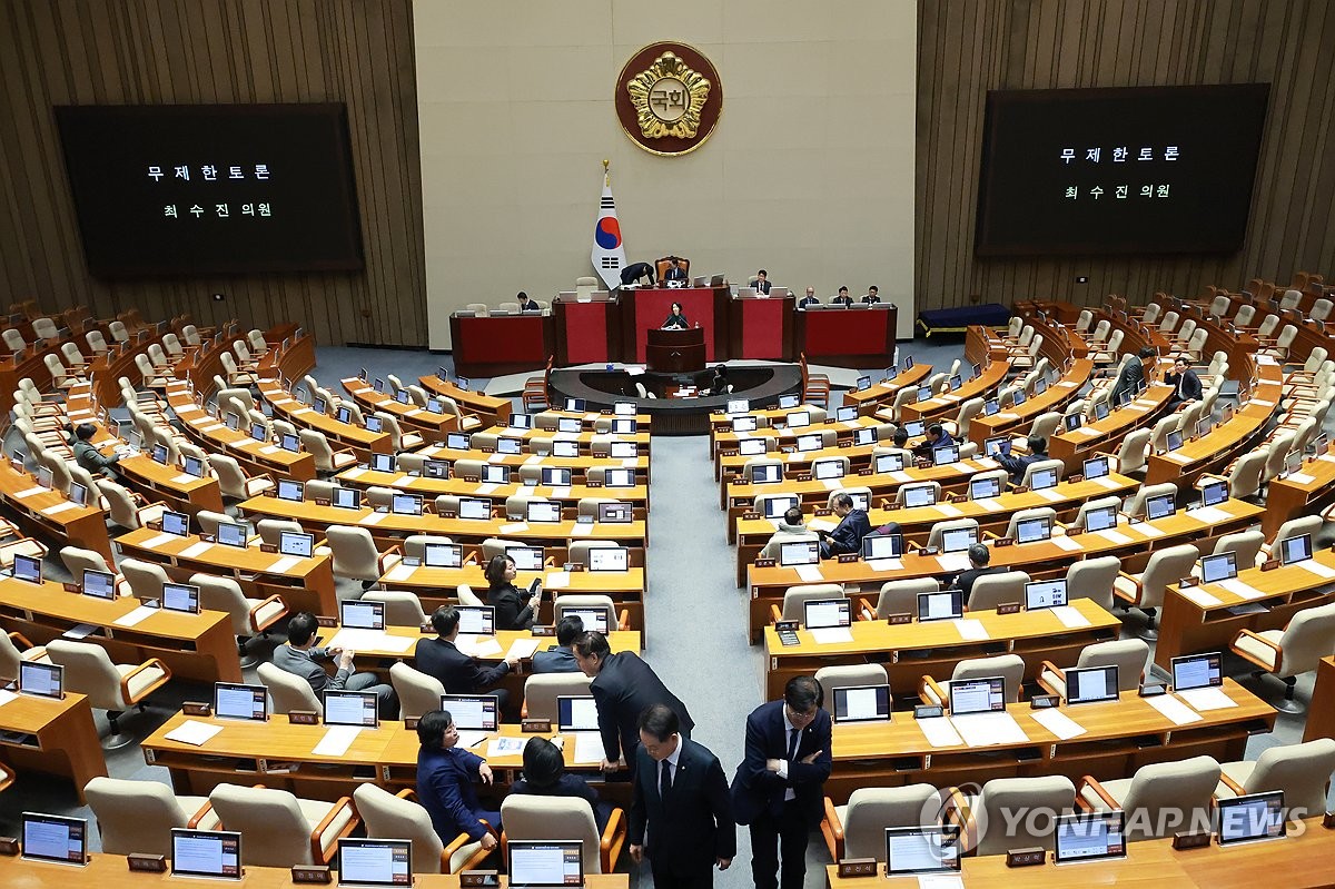 12��23��A�b�n����|�A����O�qĳ���Z�q�ôN�m��T�q�H���k�n�ץ��׶i�椾���G�סC ���p��