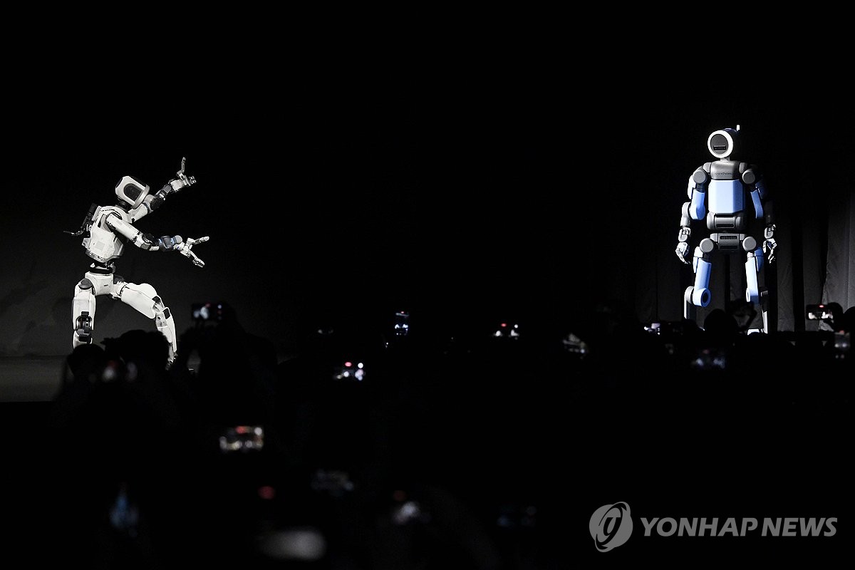 ��ƹϤ��G�H�ξ����HAtlas ���p��/�{�N�T���M�_�Ȩѹϡ]�Ϥ��Y�T����ƻs�^