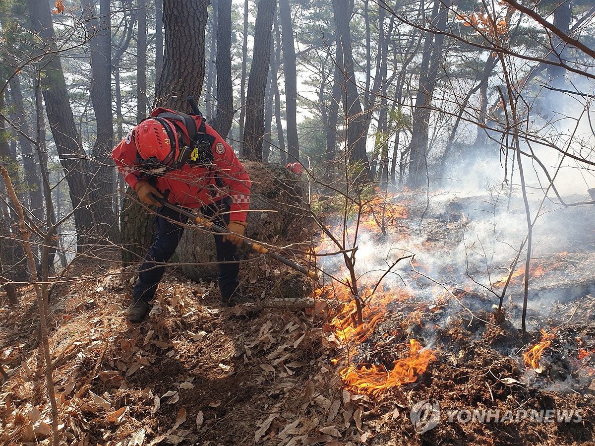 2��23��A�b�y�|�n�D�w���p���t���A�����H���������C ���p��/�s�L�U�ѹϡ]�Ϥ��Y�T����ƻs�^