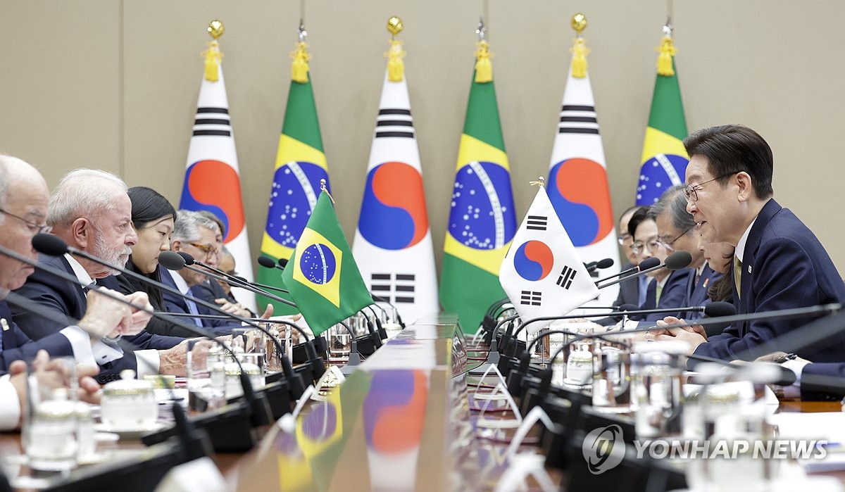 2��23��A�b�����`�Ω��C�˻O�A���b���]�k�@�^�M�c�ԡ]���G�^�|��|�͡C ���p��