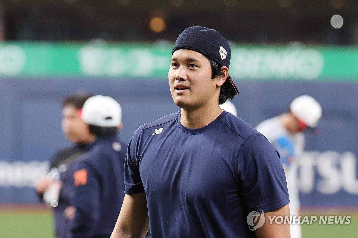 훈련 마친 오타니