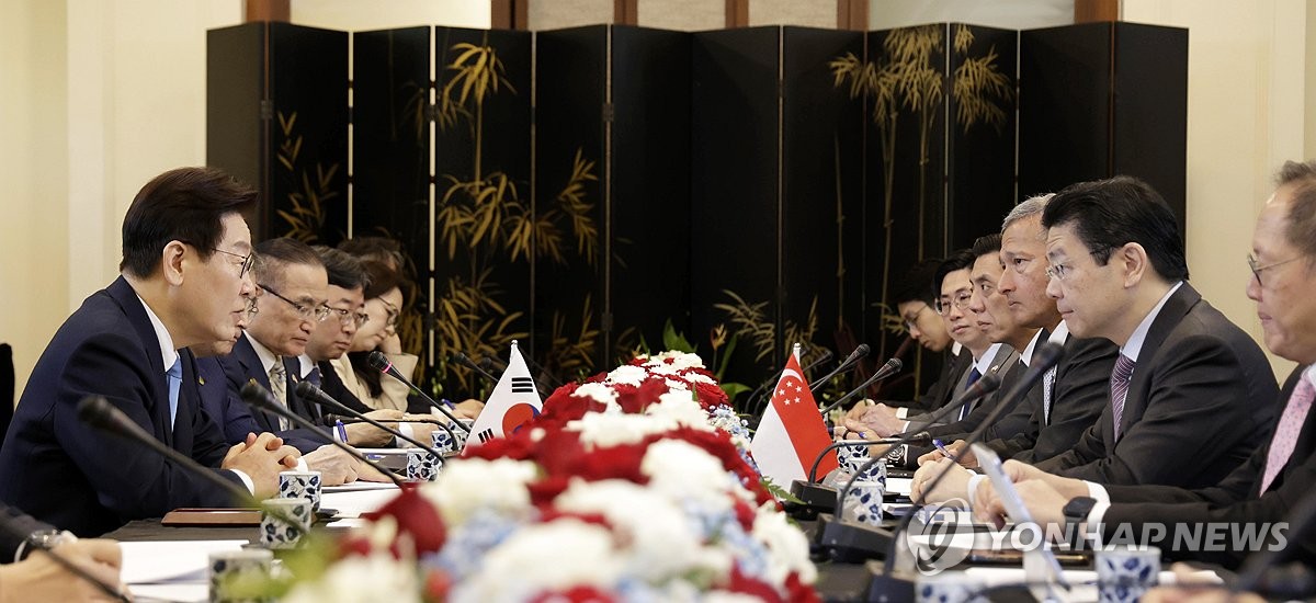 ���a�ɶ�3��2��A�b�s�[�Y�~�泡�j�ӡA�n���`�Χ��b���]���ƥ��@�^�M�s�[�Y�`�z���`�]�]�k�ƥk�G�^�|�歺���|�͡C ���p��