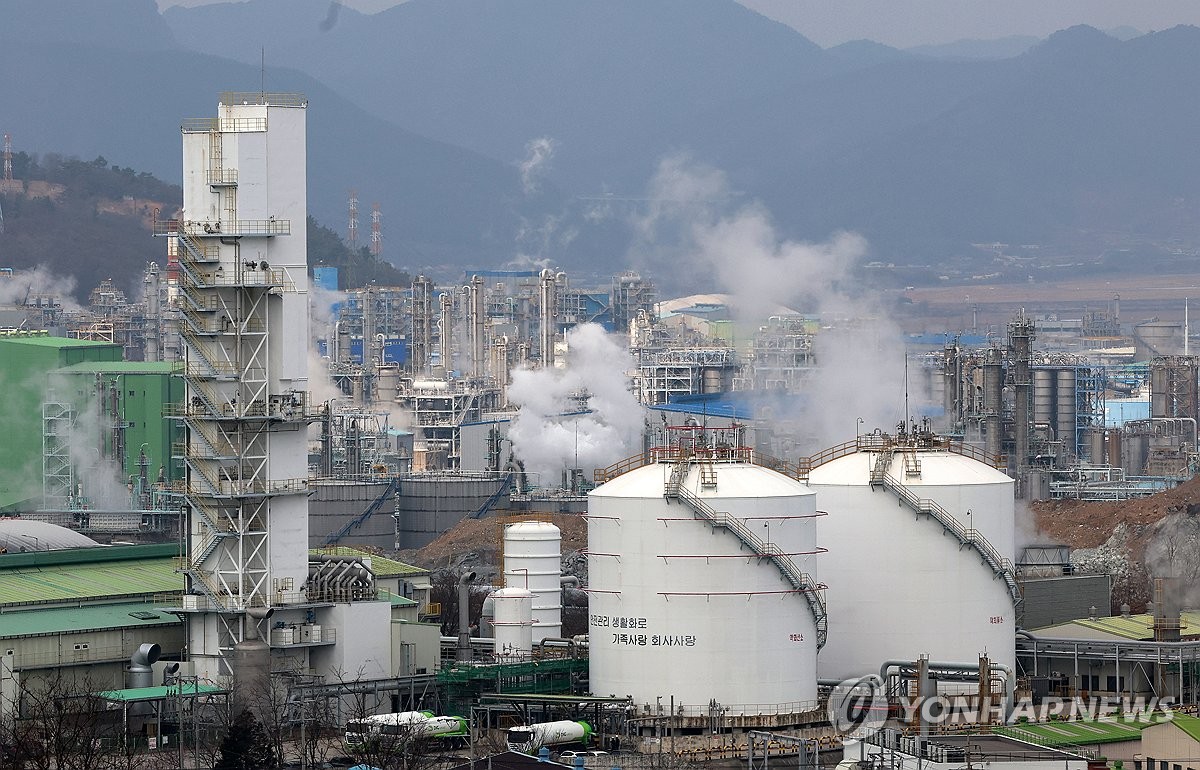 資料圖片:位於全羅南道麗水市的石化園區 韓聯社