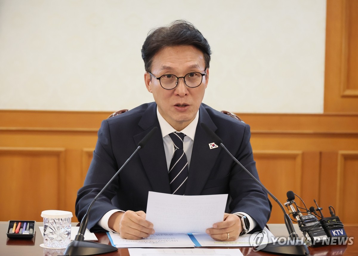 ��ƹϤ��G3��10��A�b�����F�������줽�ӡA�������X�u���b�l���p�X��H�u���z�ϯê��M���u�@�շ|ĳ�C ���p��