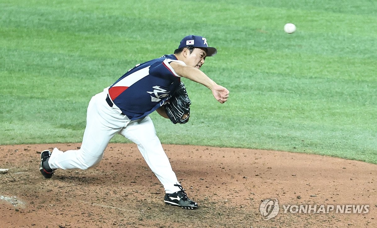 역투하는 한국 고우석
