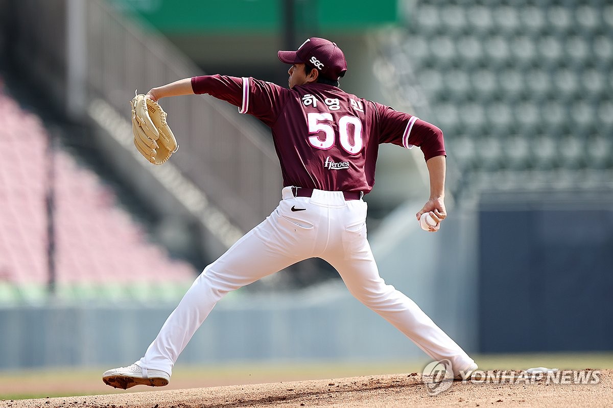 역투하는 키움 선발, 하영민