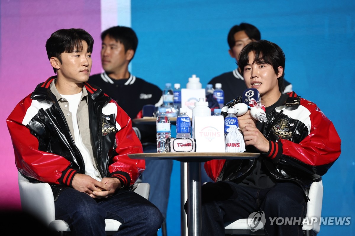 질문 답하는 LG 임찬규