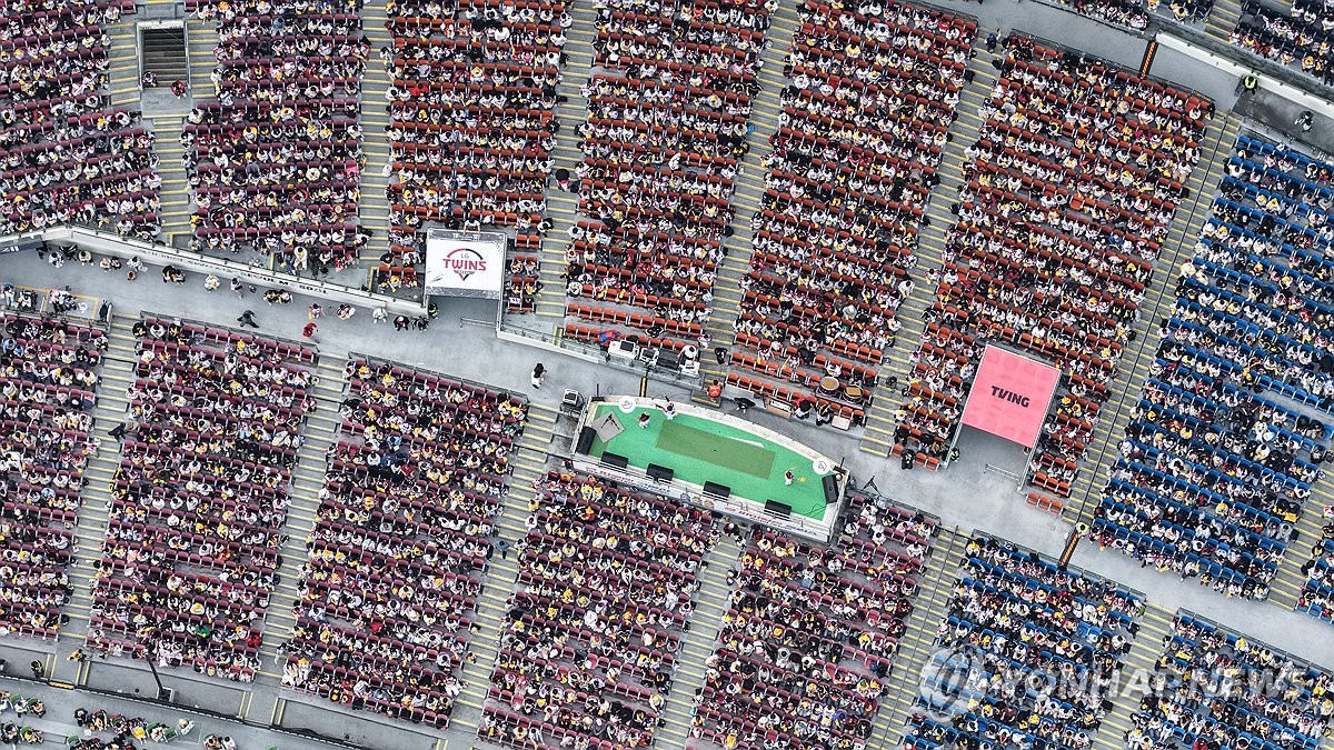 프로야구 주말 개막 2연전, 2년 연속 전 구장 매진