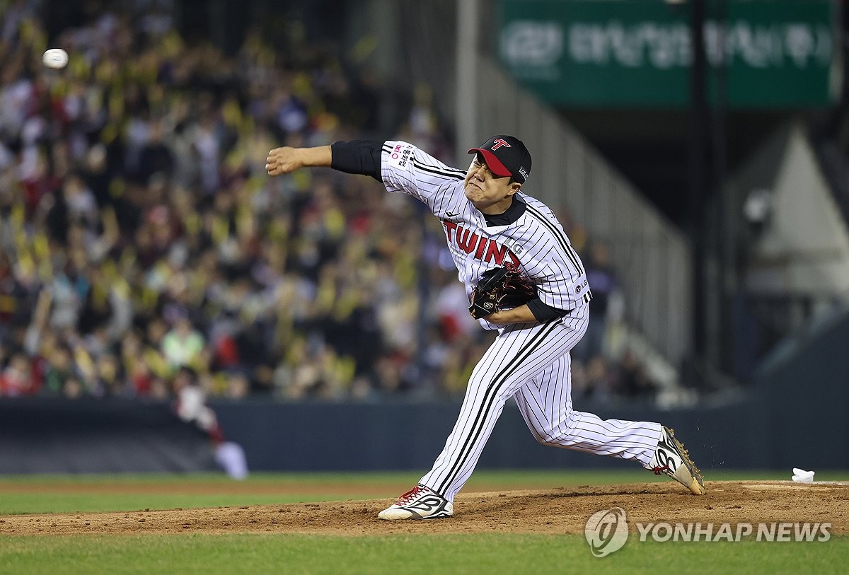 100홀드 달성한 LG 장현식