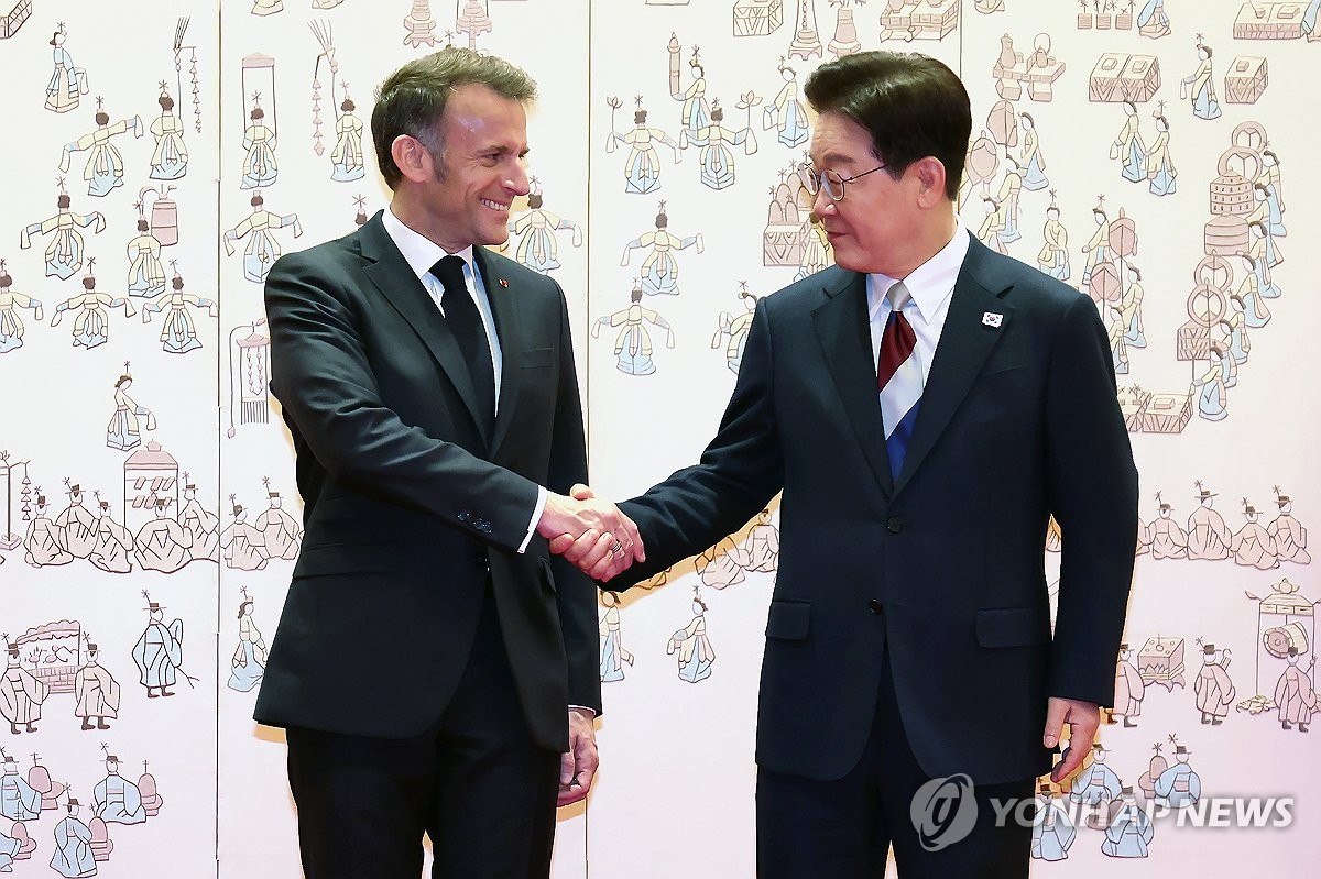 4��3��A�b�n���`�Ω��C�˻O�A���b���]�k�^�M���J�s����P�N�C ���p��