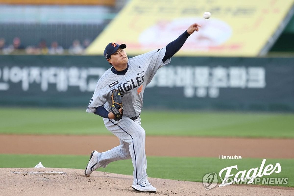 한화 류현진, KBO 역대 최고령·최소 경기 1천500 탈삼진 달성