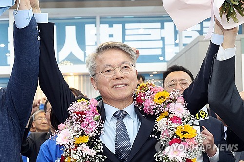 �P전남광주통합특별시장 후보에 민형배�K김영록에 승리(종합)