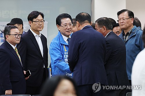 김영록 전남지사 "민주당 '깜깜이 경선'�K당 스스로 불신 초래"