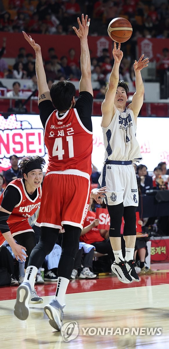 슛하는 소노 이정현