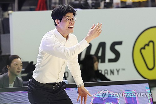 '최강' KB에 맞서는 삼성생명 하상윤 "끈질기게, 5차전까지는"(종합)