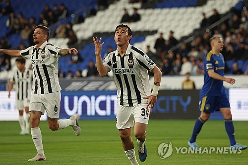 '기동 매직' 서울, 울산 4-1 완파�K개막 7경기 무패��선두 질주