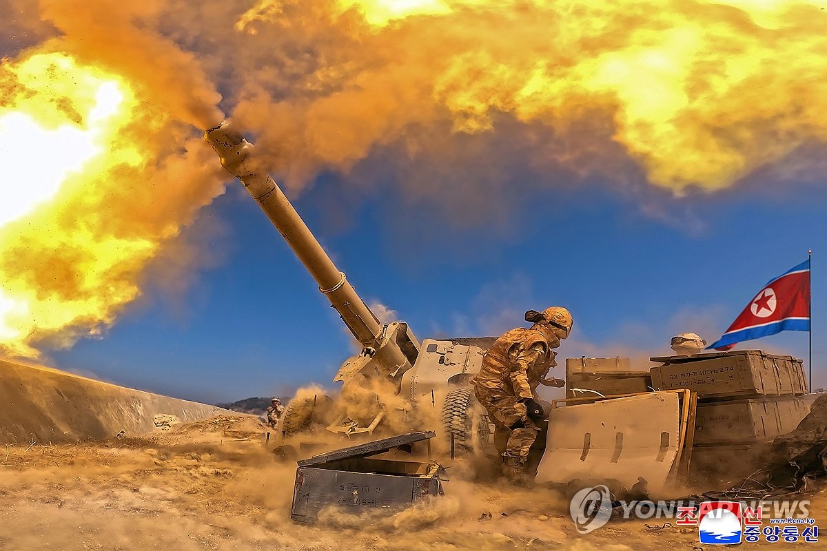 �¤���4��16����D�١A�������b���馨�ͤ��Ӥ��ڡA�_�e�@���[���F�H���x�賡�a�Ϥj�p�X�����X�U�����L�����i�檺�������ɡC ���p��/�¤����]�Ϥ��ȭ��n���ꤺ�ϥΡA�Y�T����ƻs�^