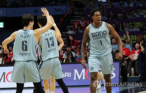 프로농구 소노, SK 3연승 제압하고 창단 첫 4강행�KLG와 격돌